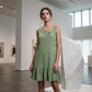 👗✨ Ärmelloses Damenkleid mit asymmetrischem Kragen – 50% RABATT! Modernes Design, eleganter asymmetrischer Look – perfekt für warme Tage & besondere Anlässe. 🔥🌸